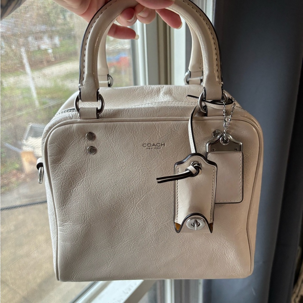 COACH Glazed Cube Rogue 20